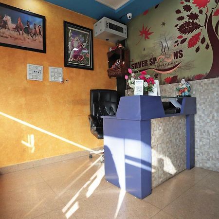 Oyo 38520 Hotel Silverspoon Roorkee Kültér fotó